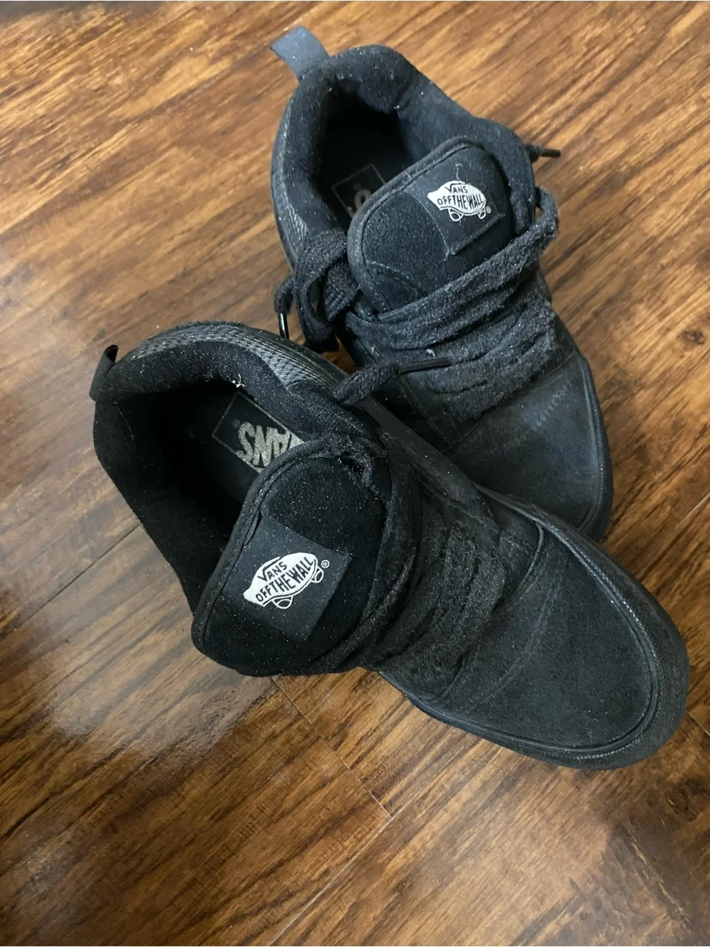 Vans Kids Black Low-Top Suede Skate Sneakers